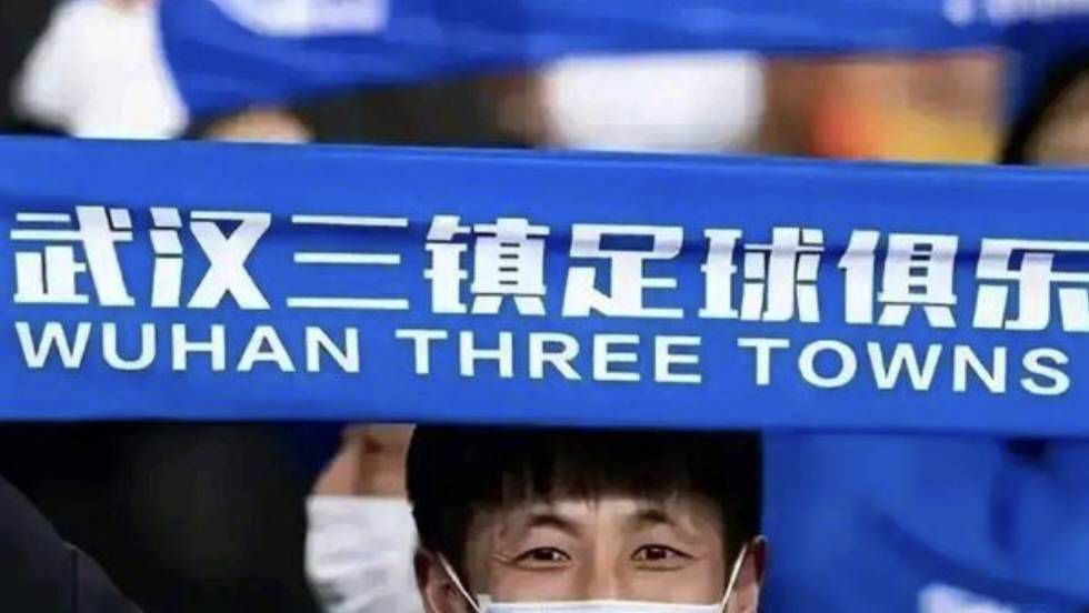 女仆开腿露出隐私视频